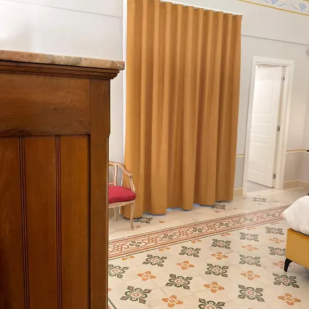 בית הארחה Bellavitarooms-fiore Di Maggio Luxury 4*